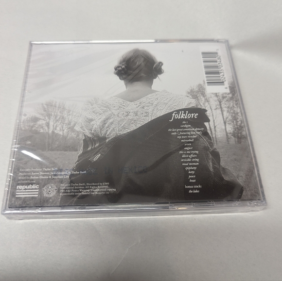 Taylor Swift Signed Autograph Folklore CD Booklet Still SEALED with HEART RARE - Picture 3 of 7